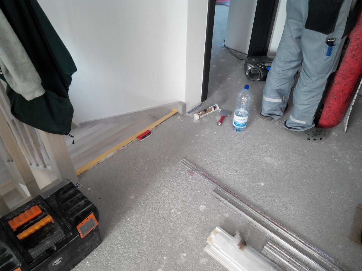 Původní betonová podlaha Původní betonová podlaha