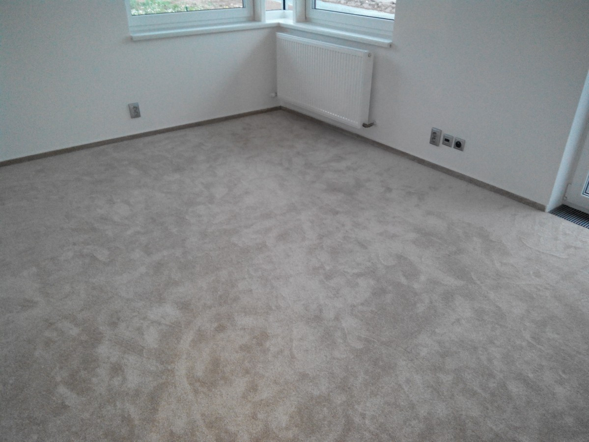 Napnutý koberec v interiéru